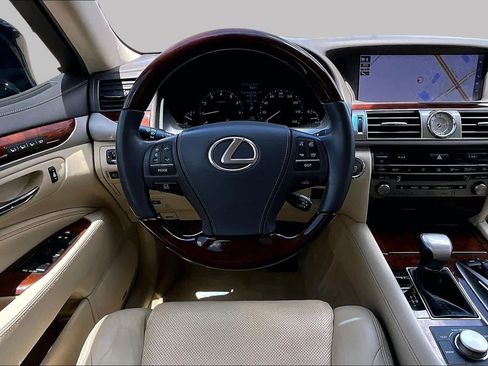 Used 2017 Lexus LS 460 w/ Comfort Package RWD image 6