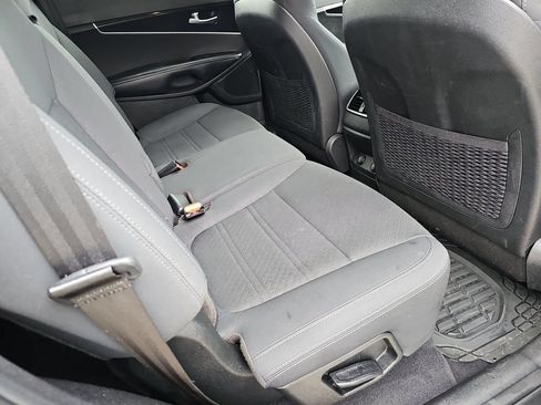 Used 2018 Kia Sorento AWD image 14