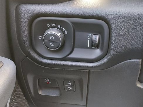 Used 2022 RAM 1500 Big Horn AWD/4WD image 22