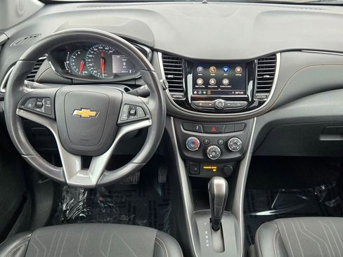 Used 2021 Chevrolet Trax LT w/ Driver Confidence Package image 17