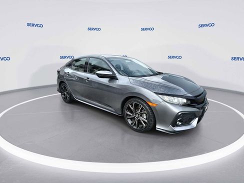 Used 2018 Honda Civic Sport image 2