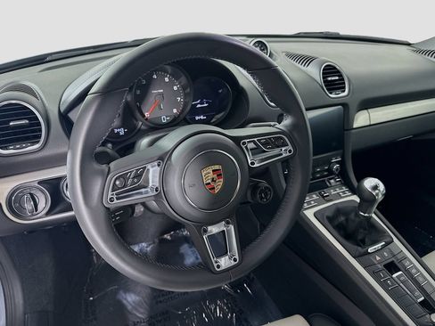 Certified 2025 Porsche 718 Boxster RWD image 12