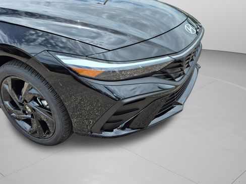 New 2026 Hyundai Elantra Sport FWD image 34