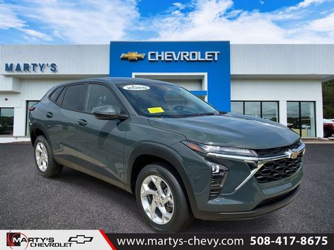 New 2026 Chevrolet Trax LS w/ LS Convenience Package FWD image 1