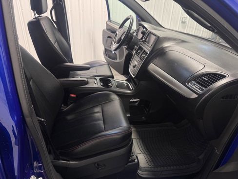 Used 2019 Dodge Grand Caravan GT image 17
