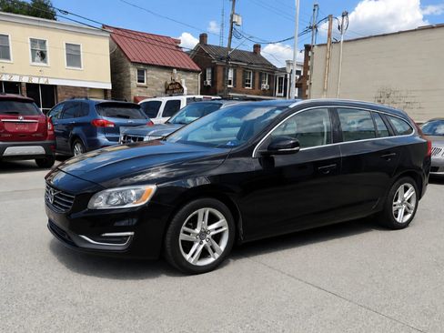 Used 2015 Volvo V60 T5 Premier FWD image 1