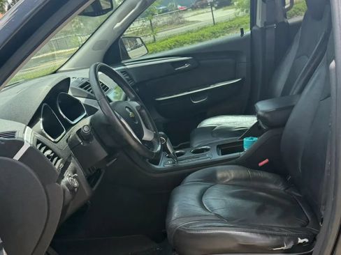 Used 2011 Chevrolet Traverse LT w/ Personal Connectivity Package FWD image 9