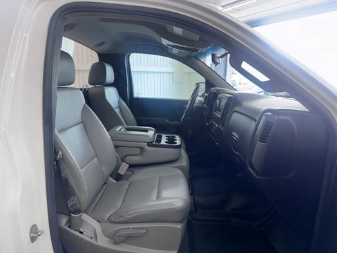 Used 2018 Chevrolet Silverado 1500 W/T RWD image 10