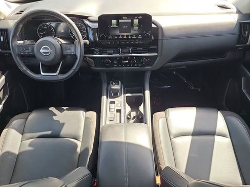 Used 2024 Nissan Pathfinder SL w/ Black Appearance Package FWD image 12