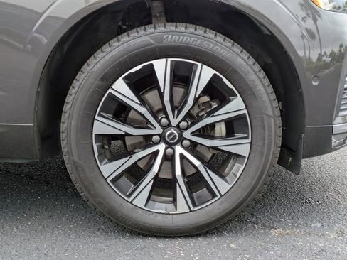 Used 2023 Volvo XC60 B5 Plus FWD image 11