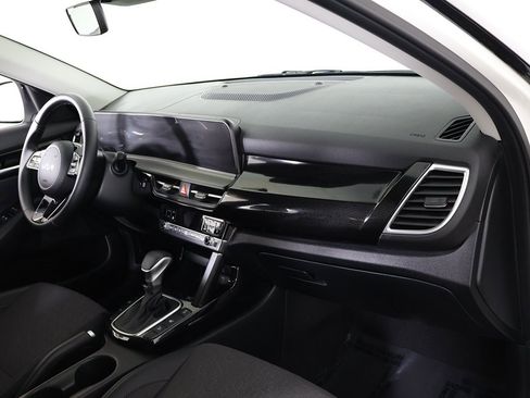Certified 2025 Kia Seltos S image 27