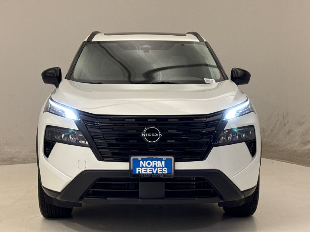 Used 2026 Nissan Rogue Dark Armor FWD image 3