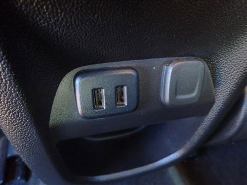 Used 2018 Chevrolet Colorado Z71 image 9