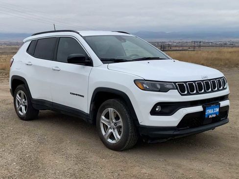 Used 2023 Jeep Compass Latitude w/ Convenience Group image 2