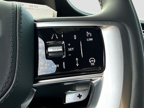 New 2026 Land Rover Range Rover Long Wheelbase SE AWD/4WD image 38
