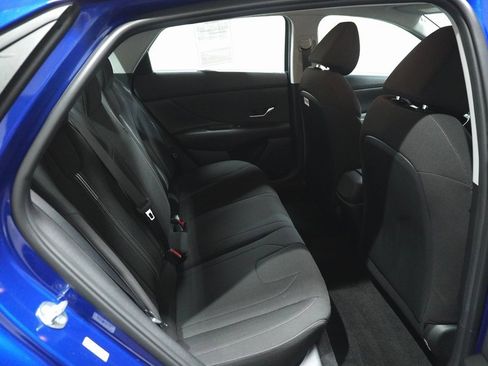 Certified 2023 Hyundai Elantra SEL w/ Convenience Package image 14