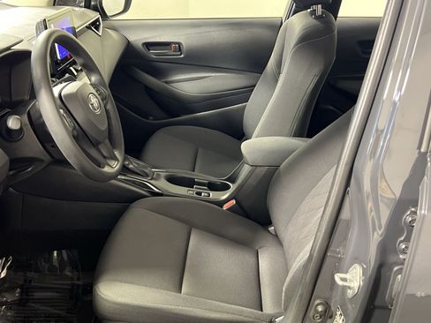 Used 2025 Toyota Corolla LE w/ LE Premium Package FWD image 12
