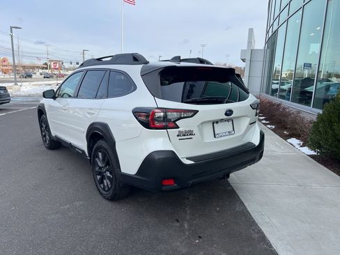 Used 2023 Subaru Outback Onyx Edition image 3