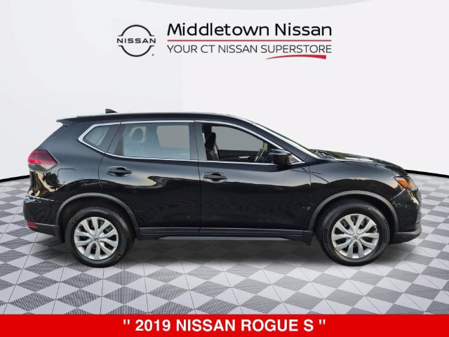 Used 2019 Nissan Rogue S AWD/4WD image 2