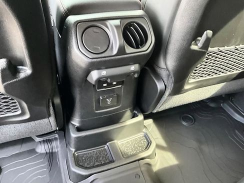 New 2026 Jeep Wrangler Unlimited Rubicon AWD/4WD image 28