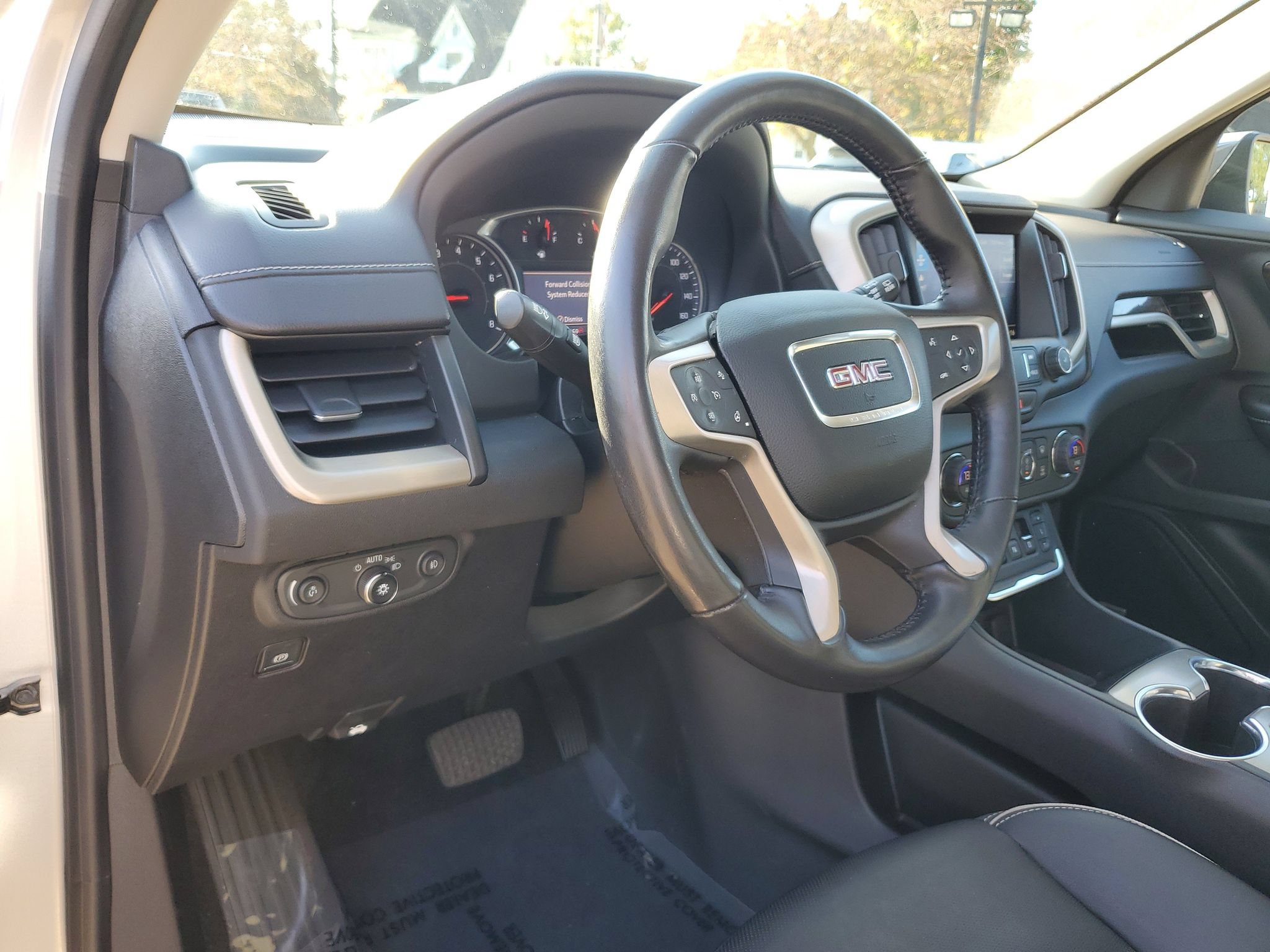 Used 2019 GMC Terrain Denali w/ Advanced Safety Package FWD image 18