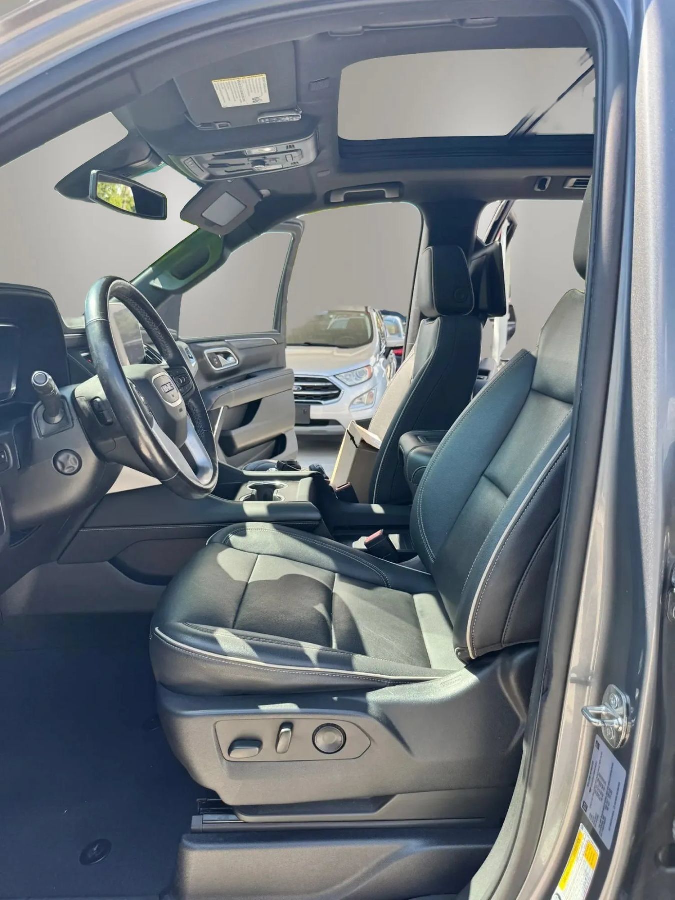Used 2022 GMC Yukon SLT w/ SLT Premium Package AWD/4WD image 17