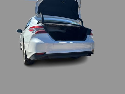 Used 2018 Toyota Camry XLE FWD image 42