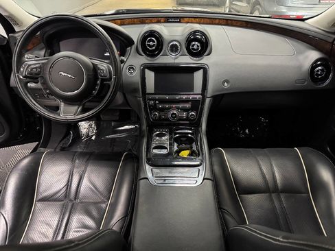 Used 2016 Jaguar XJ R-Sport image 39