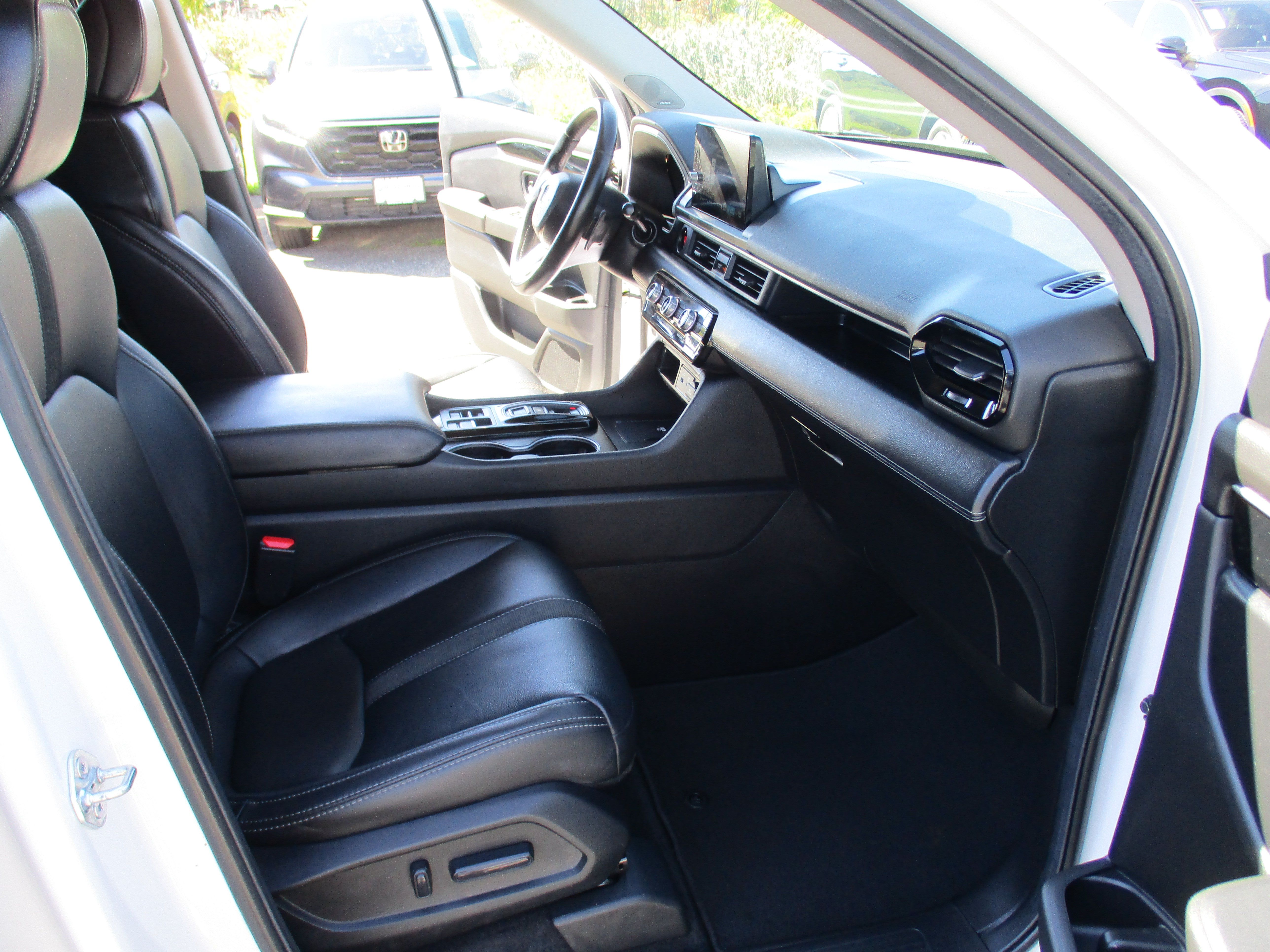 Certified 2025 Honda Pilot Touring image 17
