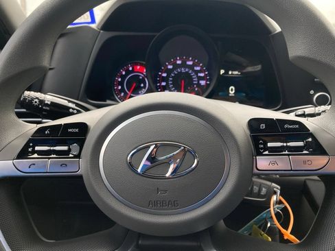 Used 2023 Hyundai Elantra SE FWD image 19