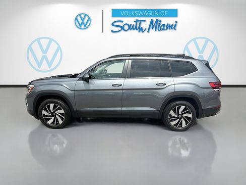 Certified 2024 Volkswagen Atlas SE w/ Panoramic Sunroof Package FWD image 4