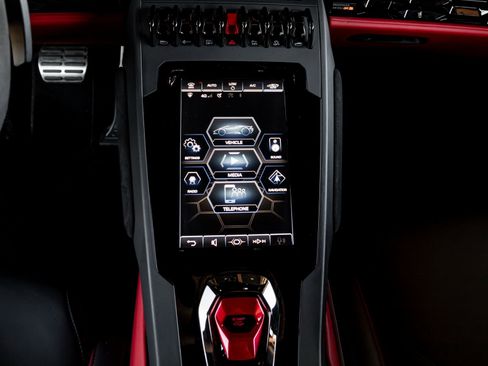 Used 2023 Lamborghini Huracan EVO image 20