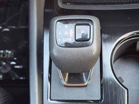 Used 2024 Nissan Rogue SV AWD/4WD image 12