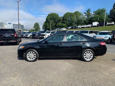 Used 2010 Toyota Camry XLE FWD image 5