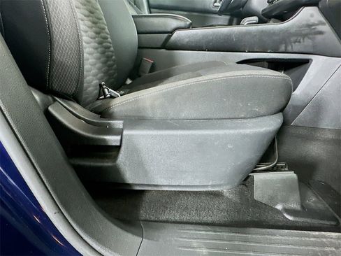 Used 2022 Nissan Pathfinder SV w/ SV Premium Package image 24