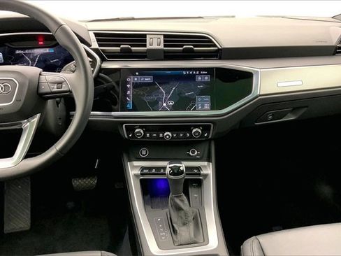 Certified 2025 Audi Q3 2.0T Premium Plus w/ Premium Plus Package image 6