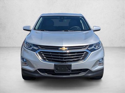 Used 2021 Chevrolet Equinox LT image 2