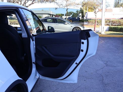 Used 2023 Tesla Model Y Long Range image 26