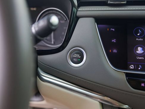 Used 2020 Cadillac XT5 Premium Luxury FWD image 14