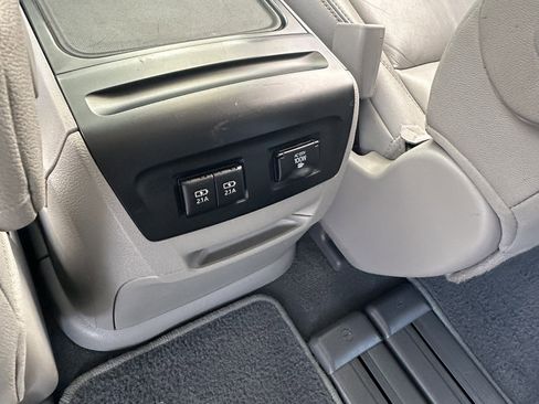Used 2020 Toyota Sienna XLE FWD image 39