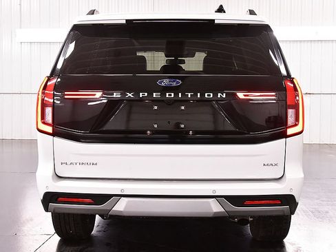 Used 2025 Ford Expedition Max Platinum AWD/4WD image 6