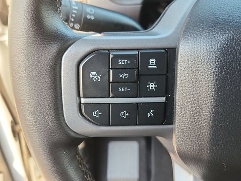Used 2025 Ford F150 Lariat AWD/4WD image 23