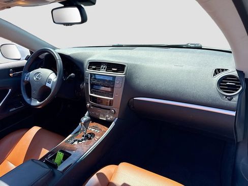 Used 2011 Lexus IS 250C w/ Luxury Pkg RWD image 35
