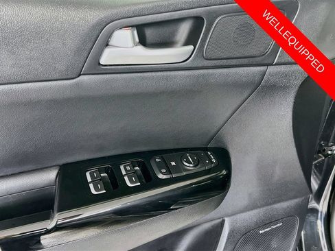 Used 2020 Kia Sportage EX w/ EX Technology Package FWD image 13