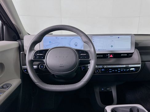 Used 2024 Hyundai Ioniq 5 SEL image 17