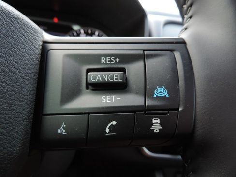 Certified 2026 Nissan Rogue SV w/ SV Premium Package FWD image 29