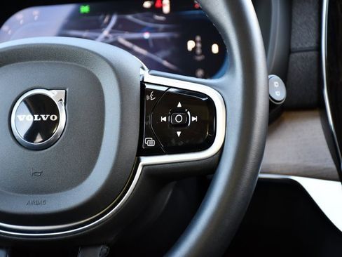 Certified 2025 Volvo XC90 B5 Plus image 21