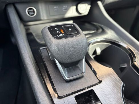 Used 2023 Nissan Rogue S image 33