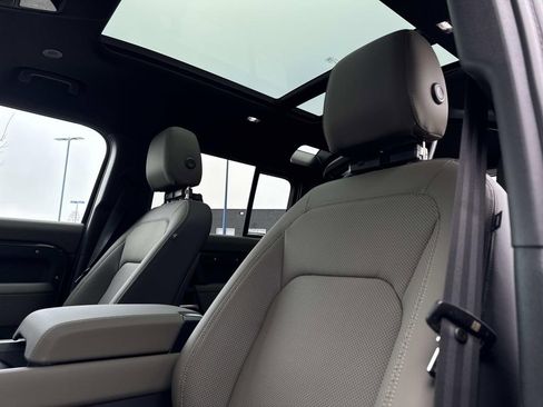 New 2026 Land Rover Defender 110 X-Dynamic SE image 20