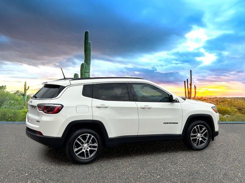 Used 2018 Jeep Compass Latitude w/ Popular Equipment Group FWD image 5